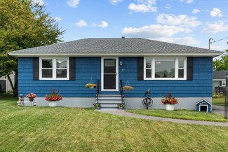 29 Harlem St, Lowell, MA 01854