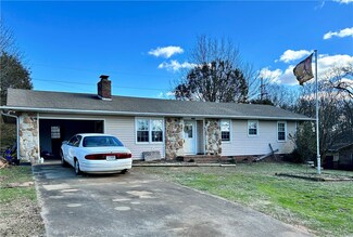 102 Fleetwood Dr, Belton, SC 29627