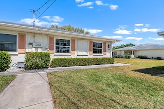 1901 Canterbury Ln Unit 14, Sun City Center, FL 33573