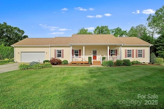 230 Blue Heron Dr Unit 57, Mills River, NC 28759