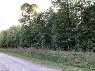 001 Beasley Dr, Gloucester, VA 23061