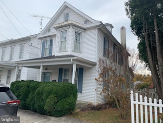 32 Chestnut St, Newville, PA 17241