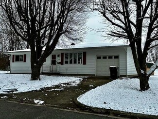 1090 Williams Dr, Wilmington, OH 45177