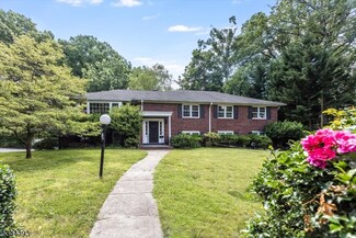 49 Stonebridge Rd, Montclair, NJ 07042