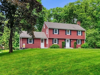 3 Wilmor Rd, Topsfield, MA 01983