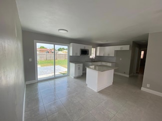 2021 Wellington Rd, West Palm Beach, FL 33409