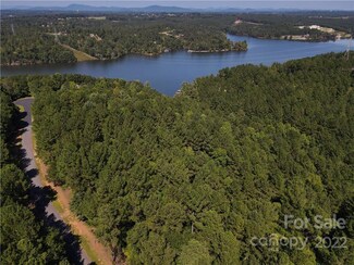 2220 Lighthouse Ln Unit 70/71, Connelly Springs, NC 28612