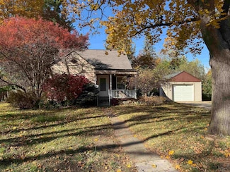 16 Southlawn Ct, Saginaw, MI 48602