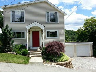 4 Strohm Dr, Pittsburgh, PA 15238