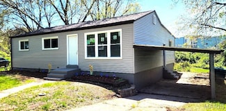 3401 Ranch Ln, Saint Louis, MO 63121