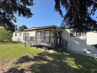 380 Orchard Dr E, Gooding, ID 83330