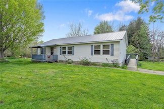 955 Middle Rd, Oswego, NY 13126