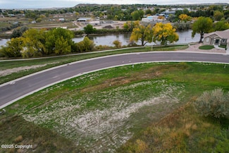 870 & 876 Shoshone Dr, Douglas, WY 82633