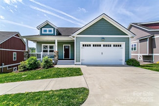 75 Leyland Cir, Hendersonville, NC 28792