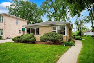 3935 W Jarvis Ave, Lincolnwood, IL 60712