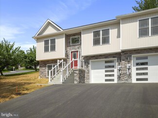 92 S Price Ave, Waynesboro, PA 17268