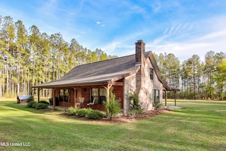 1539 Benndale Rd, Mc Lain, MS 39456