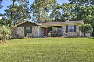 4 Sharmont Dr, Hattiesburg, MS 39402