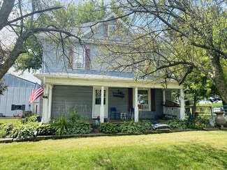 2385 Reynolds Rd, Ashton, IL 61006