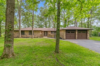 140 S Tanglewood Dr, Ozark, MO 65721