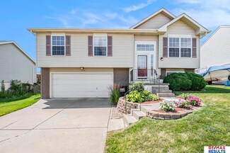 15713 Redwood St, Omaha, NE 68136