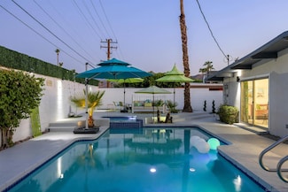 812 S Calle Paul, Palm Springs, CA 92264