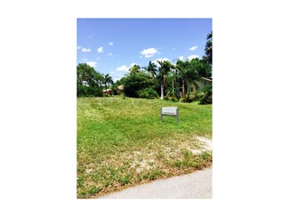 9082 Somerset Ln, Bonita Springs, FL 34135
