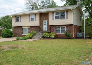 222 Lakewood Dr, Scottsboro, AL 35769