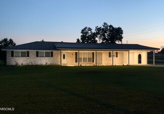 3011 Firetower Rd, Kiln, MS 39556