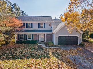 56 Huntcliff Ct, Fox River Grove, IL 60021