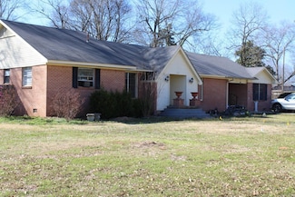 319 N Mcclendon St, Mineral Springs, AR 71851