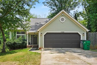 8524 Woodford Bridge Dr, Charlotte, NC 28216