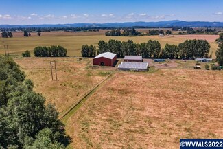 94985 Ayres Ln, Junction City, OR 97448