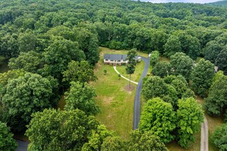 31 Folly Mills Station Rd, Staunton, VA 24401