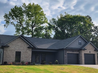 202 Cheshire Crossing Dr, Rock Spring, GA 30739