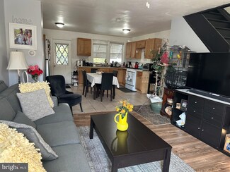 627 Colwyn Ave, Darby, PA 19023