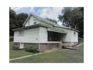 228 Jimtown Rd, Dawson, PA 15428