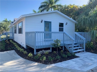 1259 8th Ave N, Naples, FL 34102