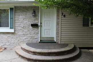 14 Belmar Blvd, Farmingdale, NJ 07727