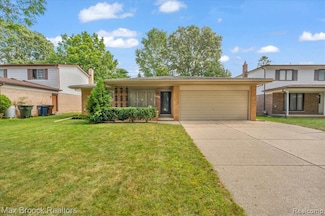 35656 Saxony Dr, Sterling Heights, MI 48310