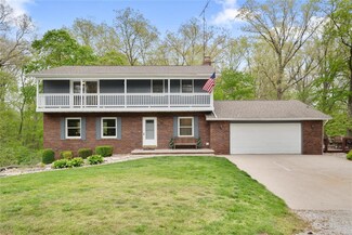 16578 N Oak Hill Ln, Mount Vernon, IL 62864