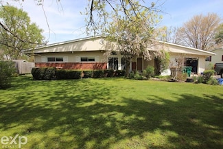 2940 Westland Dr, Port Huron, MI 48060