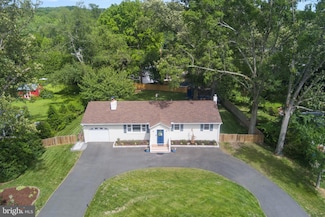 8313 Accotink Rd, Lorton, VA 22079