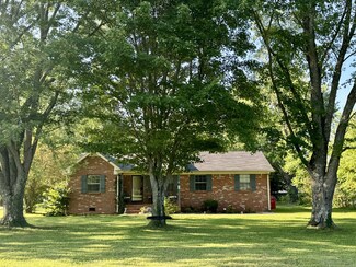 284 Kay Cir, Lafayette, TN 37083