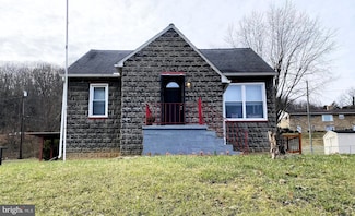 12817 Bowling St, Cumberland, MD 21502