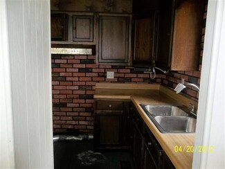 601 E School St, Centerville, IN 47330