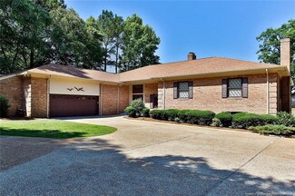 664 Azalea Dr, Vass, NC 28394