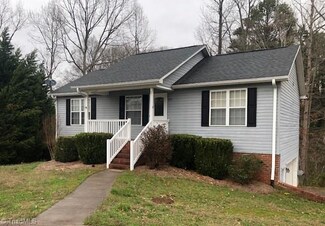 305 Wray St, Mayodan, NC 27027