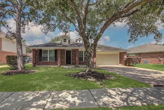 16806 Ivy Wild Ln, Houston, TX 77095