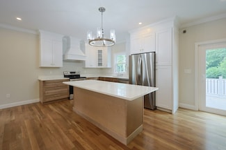 24 Barberry Rd, Mansfield, MA 02048